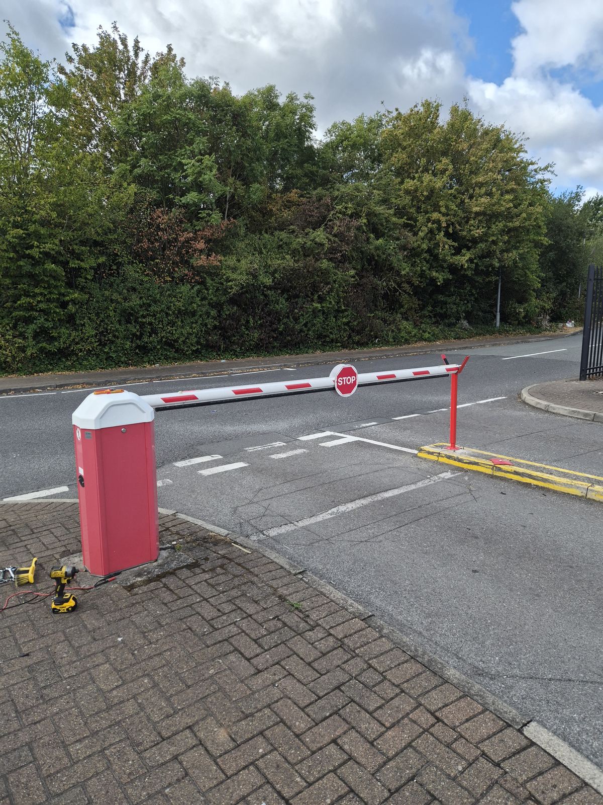 Car park barrier installation – automatic traffic barrier
